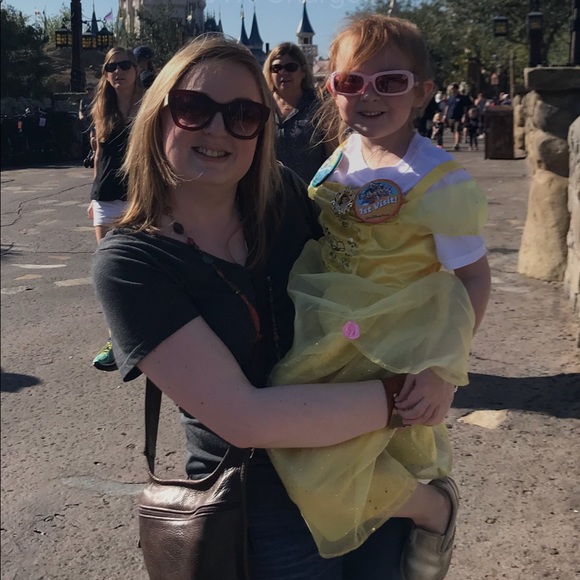 Meet your Posher, Tabitha - Picture 3 of 7